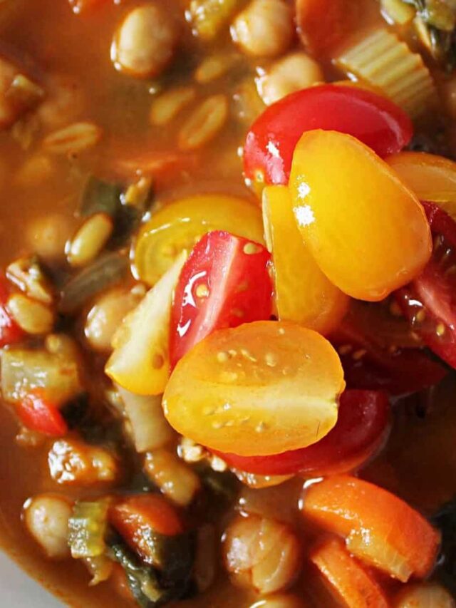 Spicy Kamut and Chick Pea Stew. A hearty, healthy, vegan stew. Perfect for batch cooking and to expand your cooking horizons! | Cravethegood.com