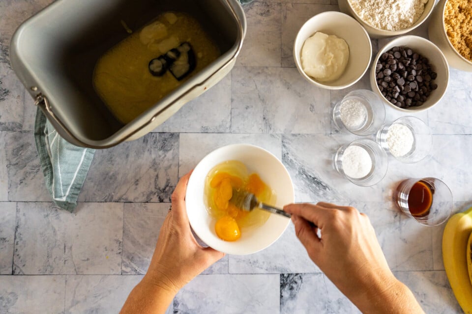 How to make banana bread in a bread machine
