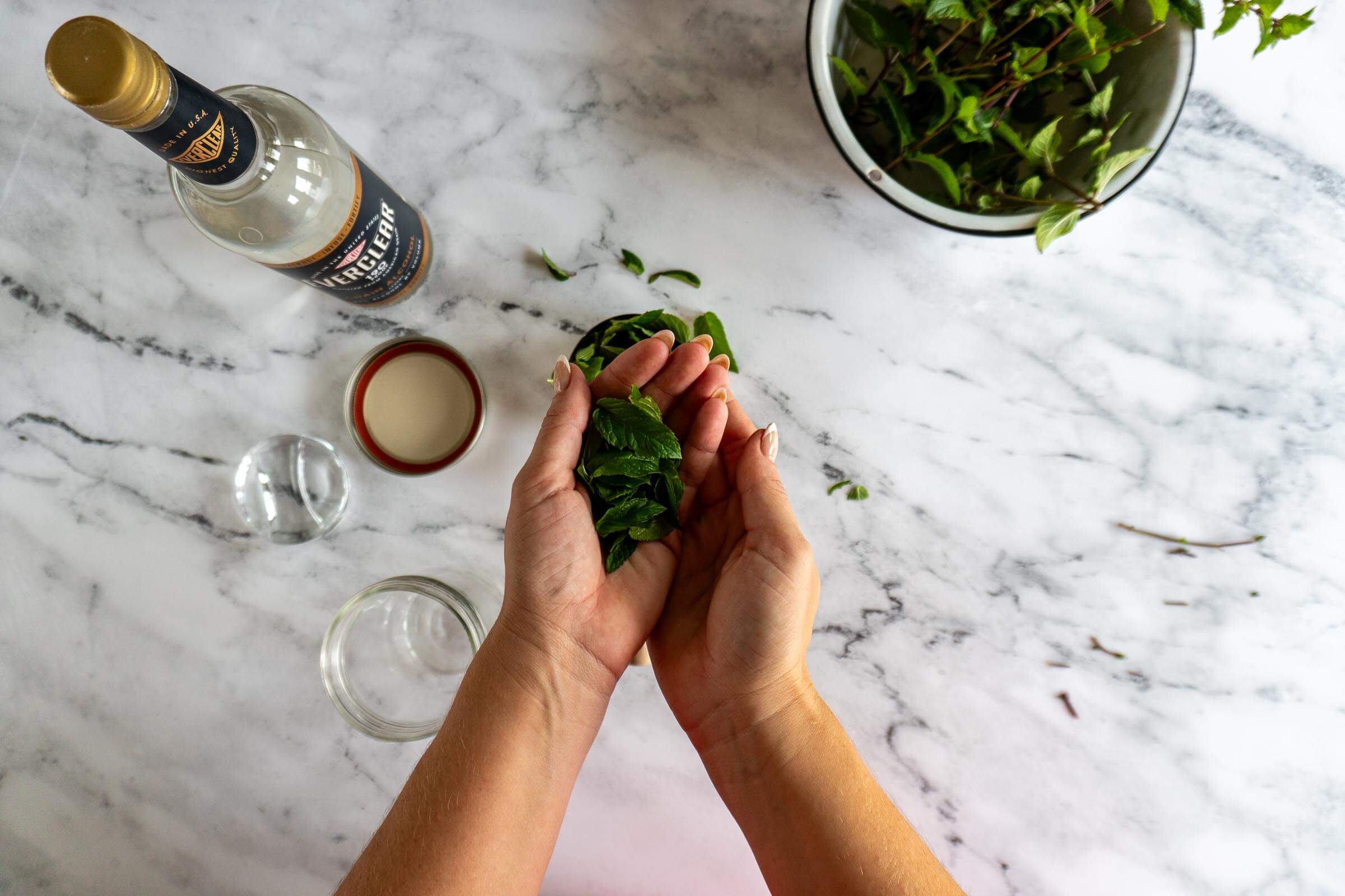 A handful of mint leaves.