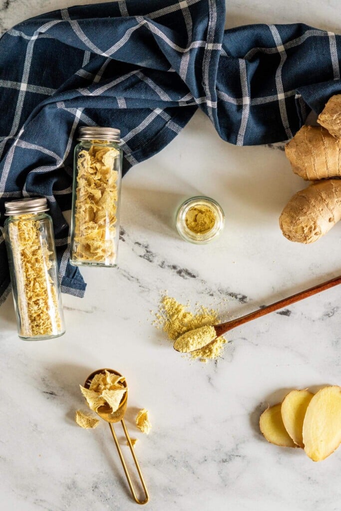 Freshly dehydrated ginger in 3 forms.