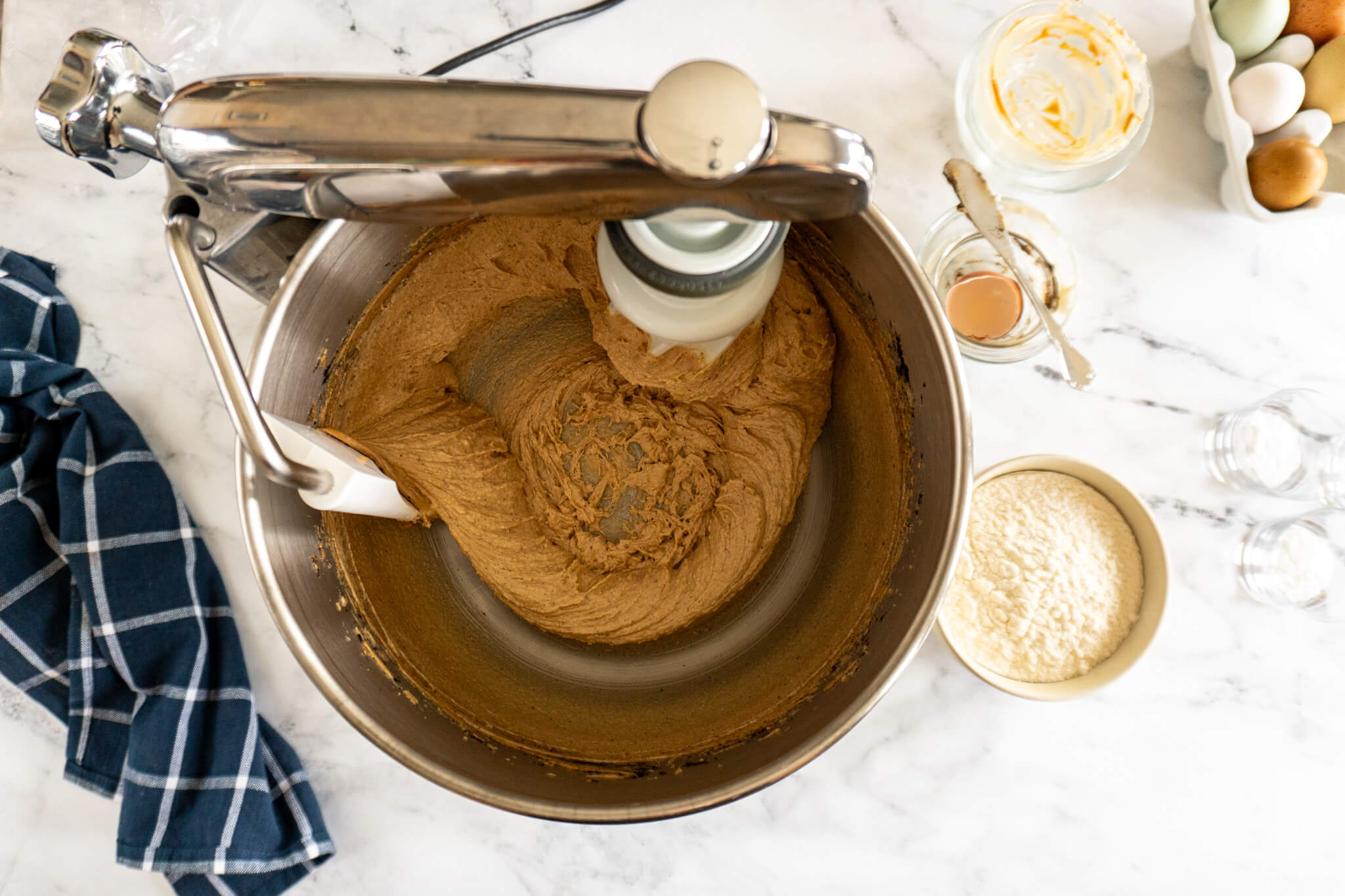 Wet ingredients fully combined and creamy. 