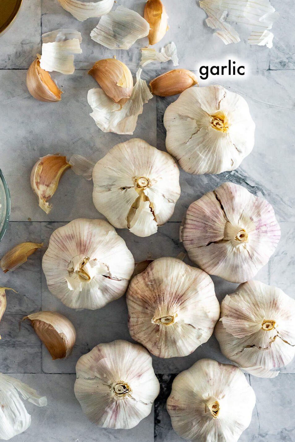 Labeled photo of ingredients required for fermented garlic.