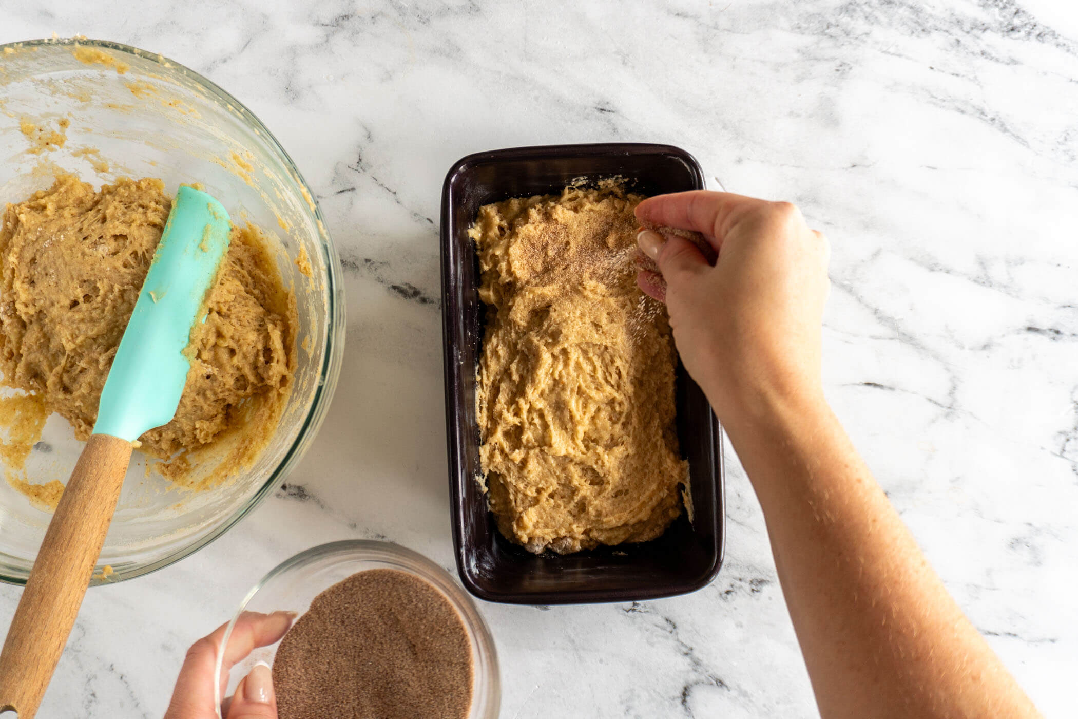 Sprinkling with cinnamon Sugar. 